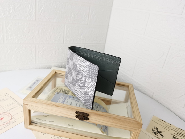 LVコピーウォレット側面デザイン